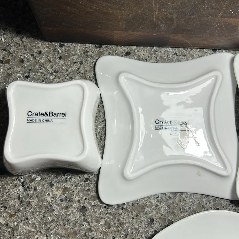 Crate & Barrel condiments set of 8 pieces
